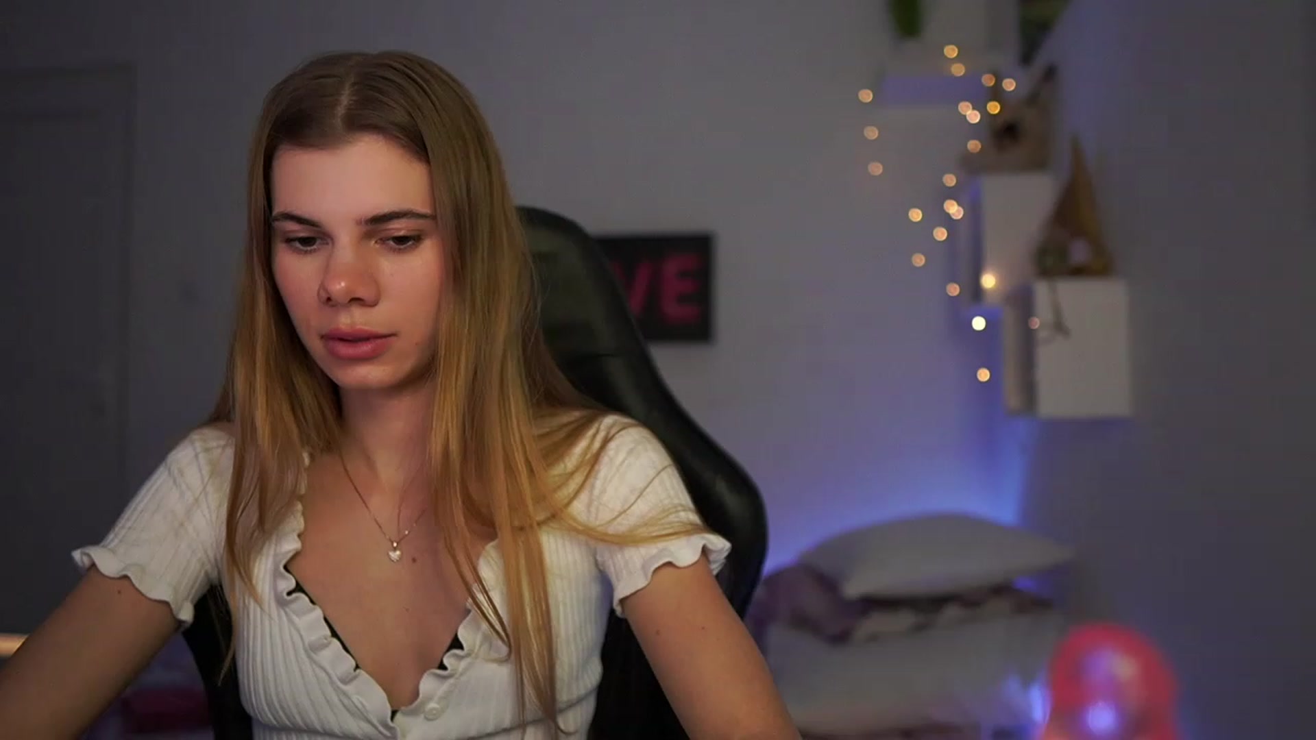 Gallery image thumbnail from RileyReid_18's myfreecams stream on, 03/04/2023, 14:51 image 20 of 20