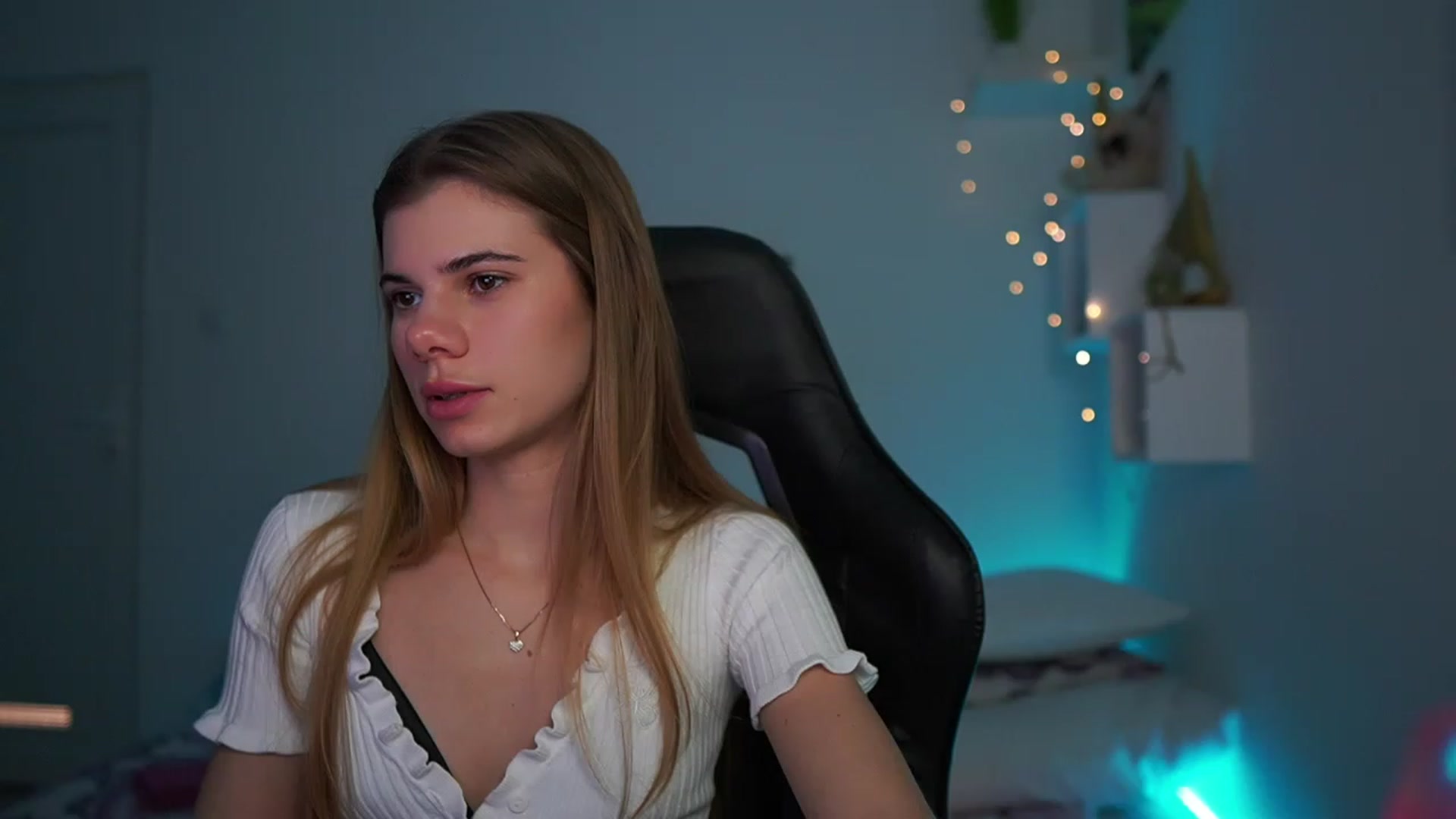 Gallery image thumbnail from RileyReid_18's myfreecams stream on, 03/04/2023, 14:51 image 1 of 20