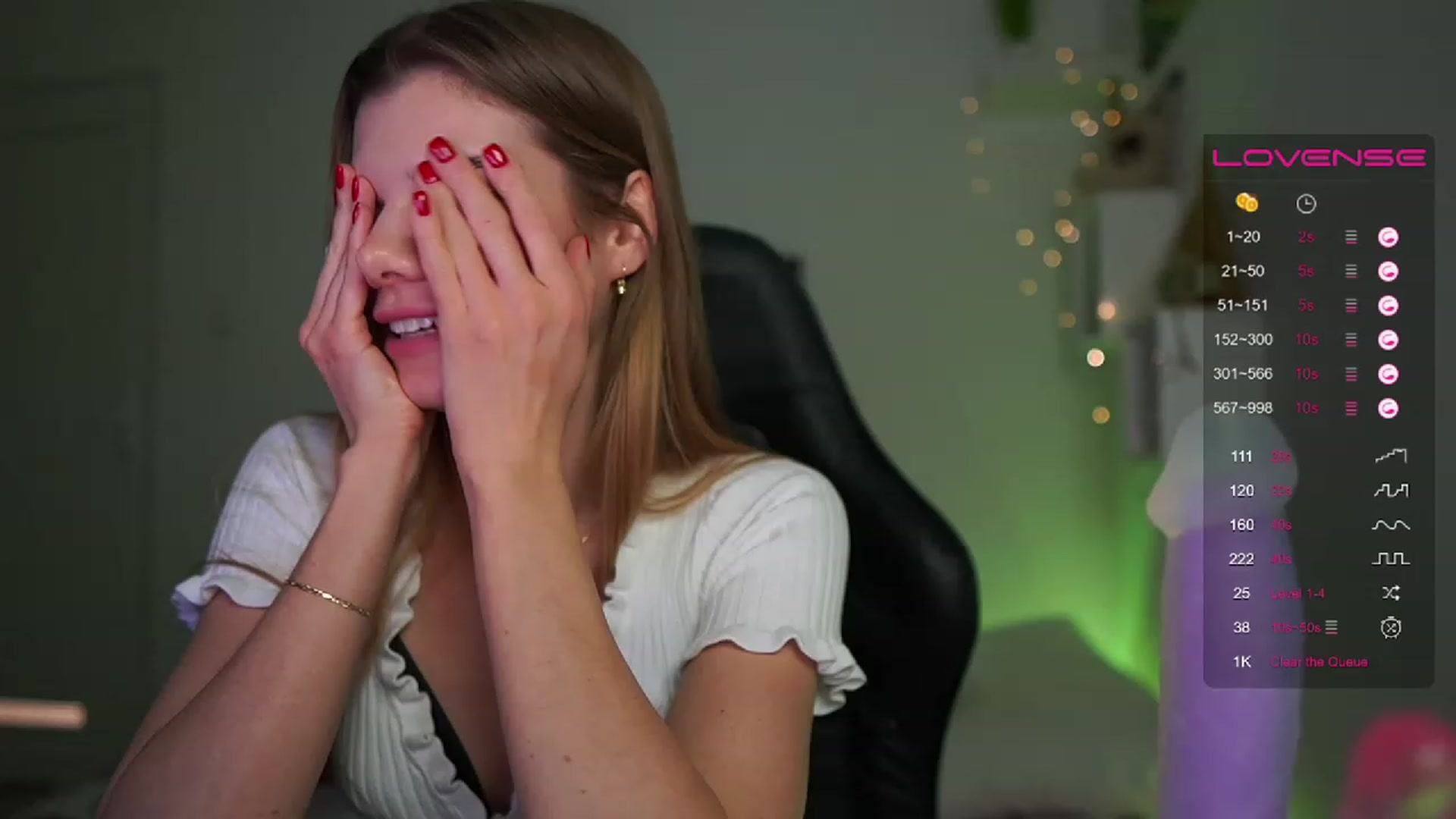 Gallery image thumbnail from RileyReid_18's myfreecams stream on, 03/04/2023, 19:11 image 16 of 20