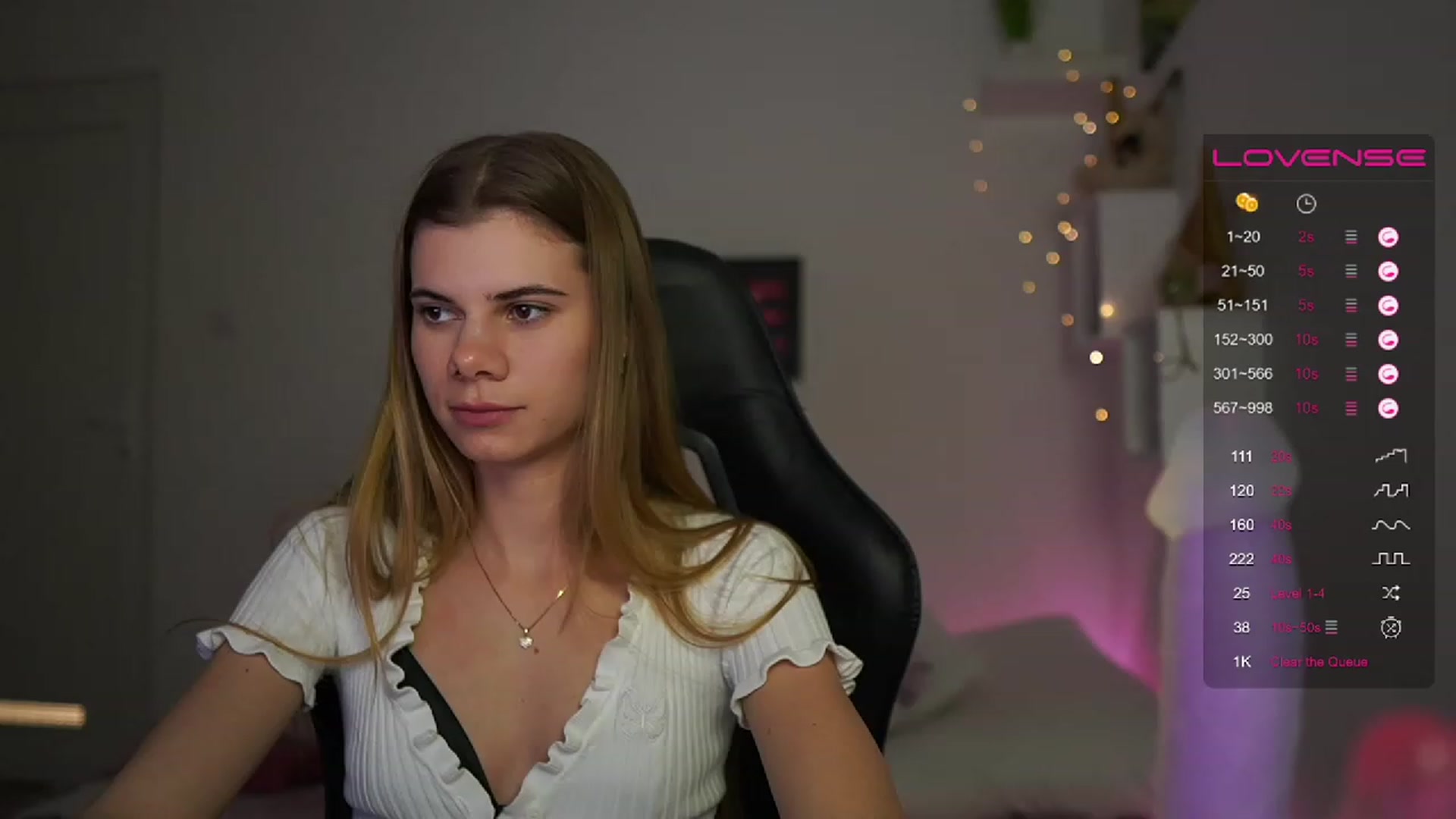 Gallery image thumbnail from RileyReid_18's myfreecams stream on, 03/04/2023, 19:11 image 7 of 20