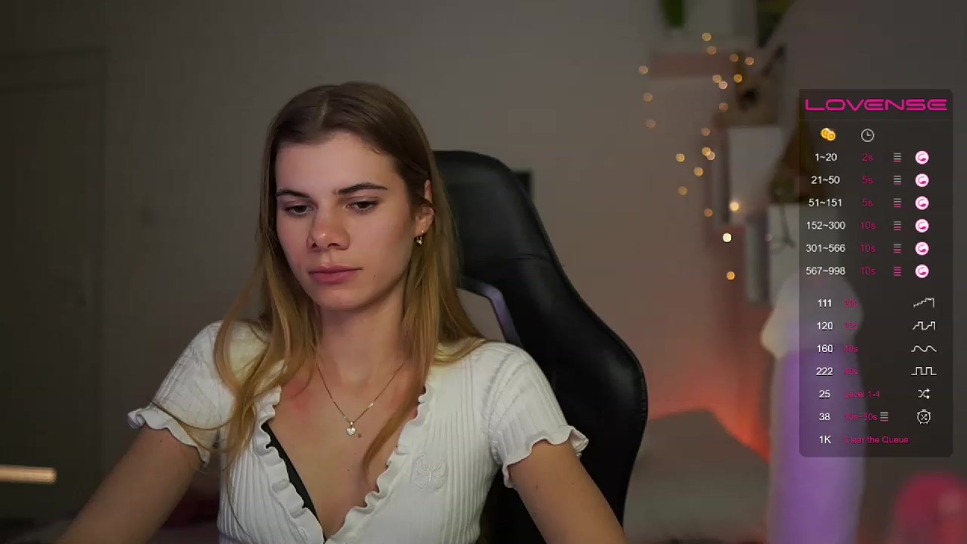 Gallery image thumbnail from RileyReid_18's myfreecams stream on, 03/04/2023, 19:11 image 17 of 20