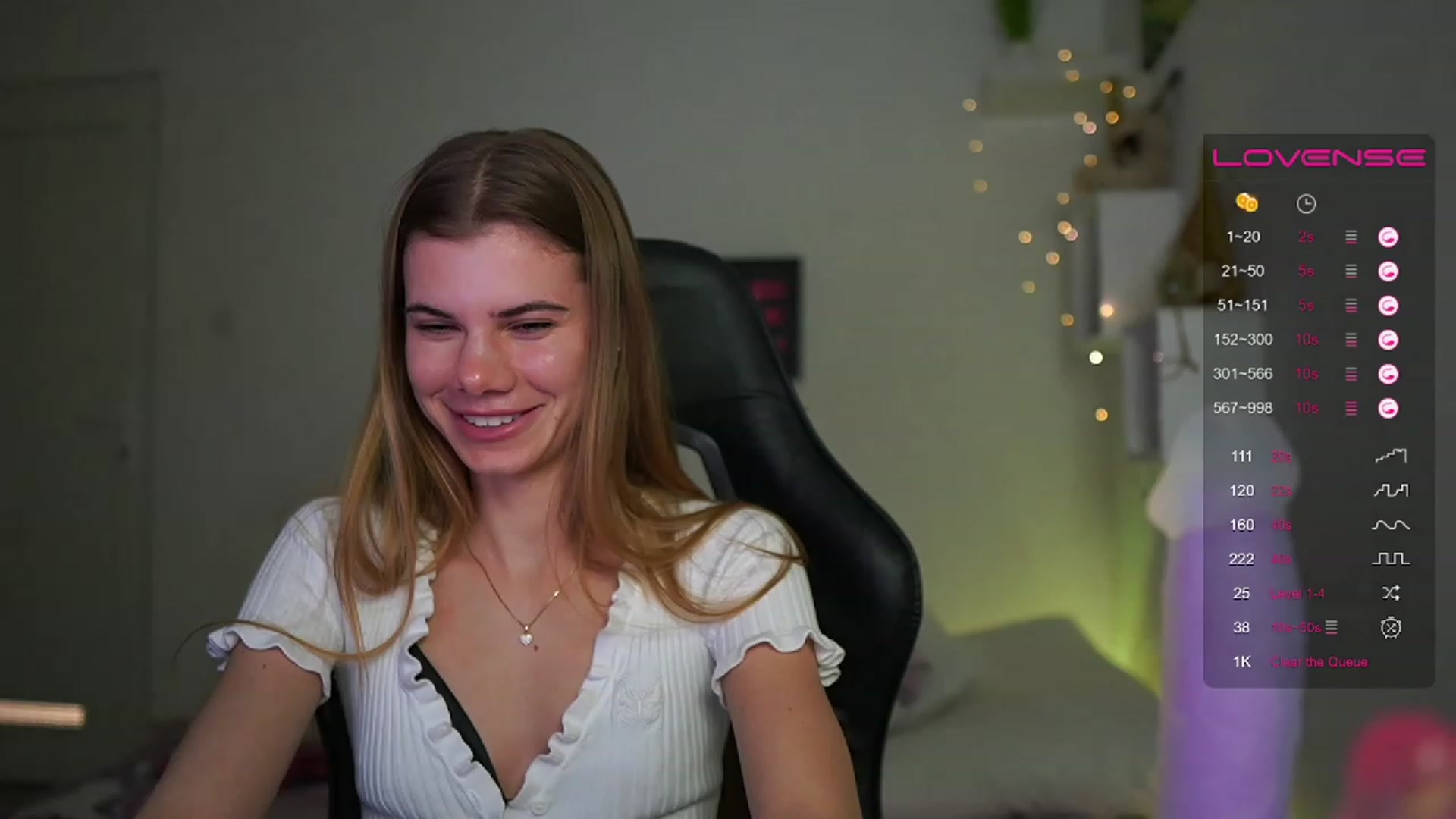 Gallery image thumbnail from RileyReid_18's myfreecams stream on, 03/04/2023, 19:11 image 6 of 20