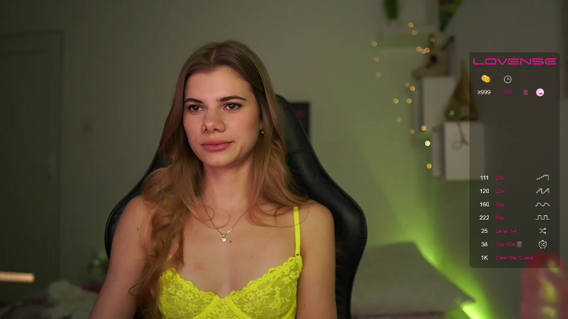 Gallery image thumbnail from RileyReid_18's myfreecams stream on, 03/07/2023, 16:10 image 4 of 20