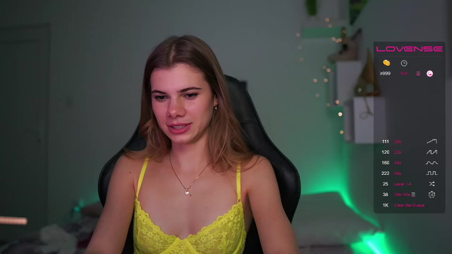 Gallery image thumbnail from RileyReid_18's myfreecams stream on, 03/07/2023, 18:34 image 19 of 20