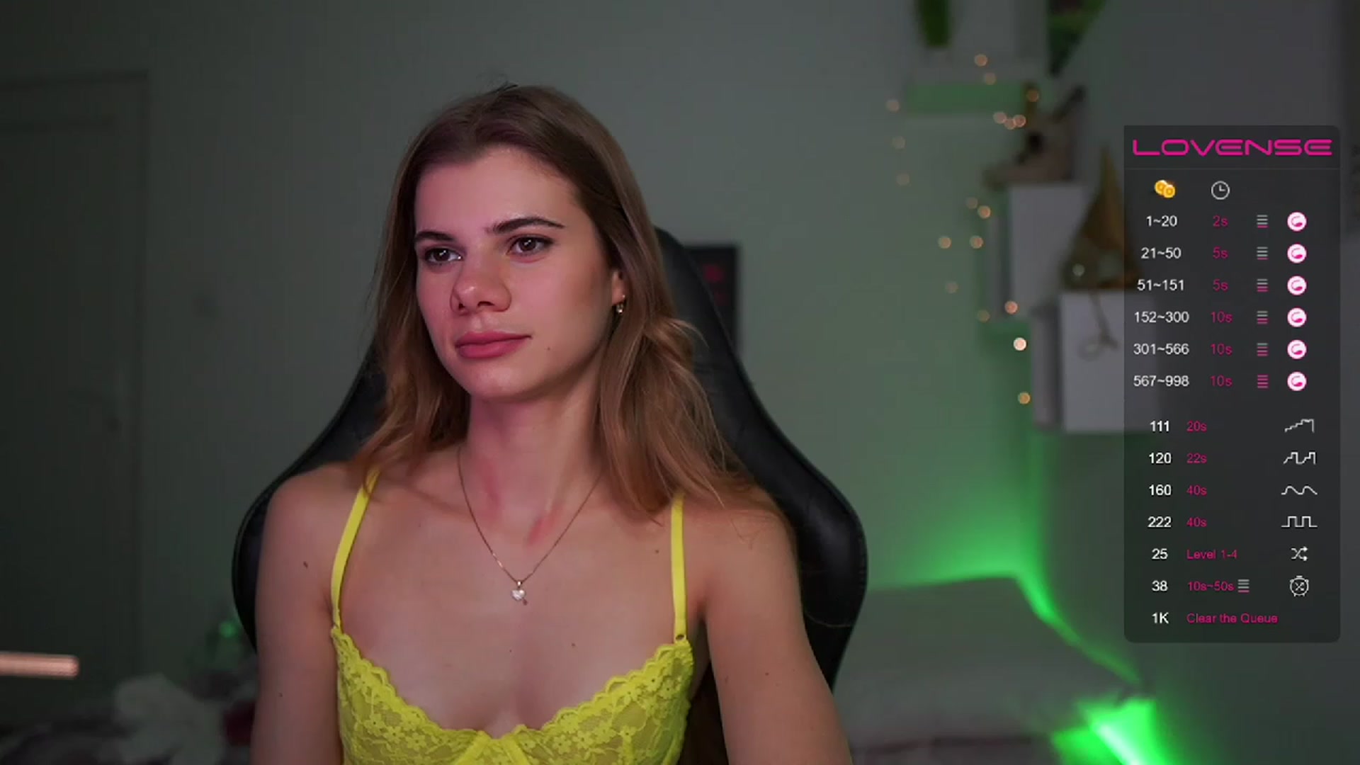 Gallery image thumbnail from RileyReid_18's myfreecams stream on, 03/07/2023, 18:34 image 2 of 20