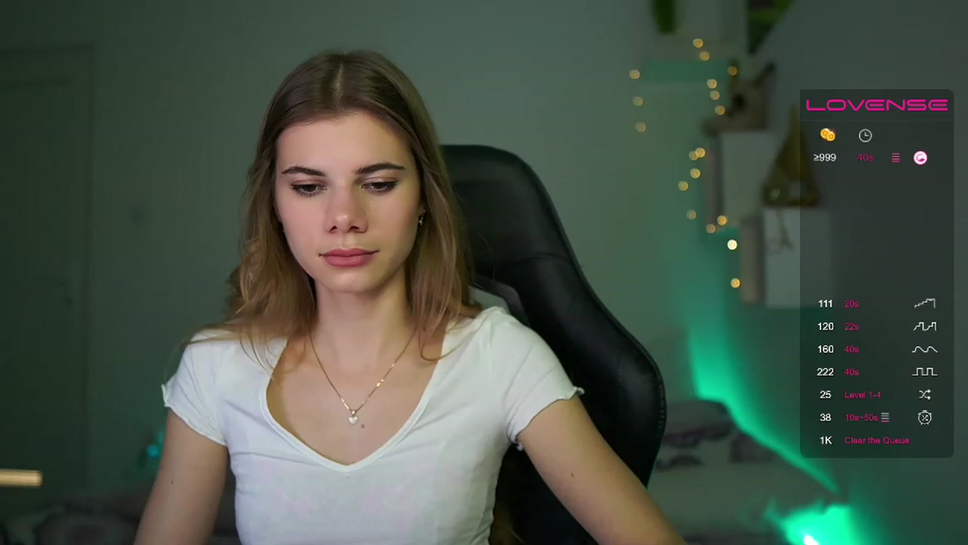 Gallery image thumbnail from RileyReid_18's myfreecams stream on, 03/09/2023, 14:27 image 9 of 20