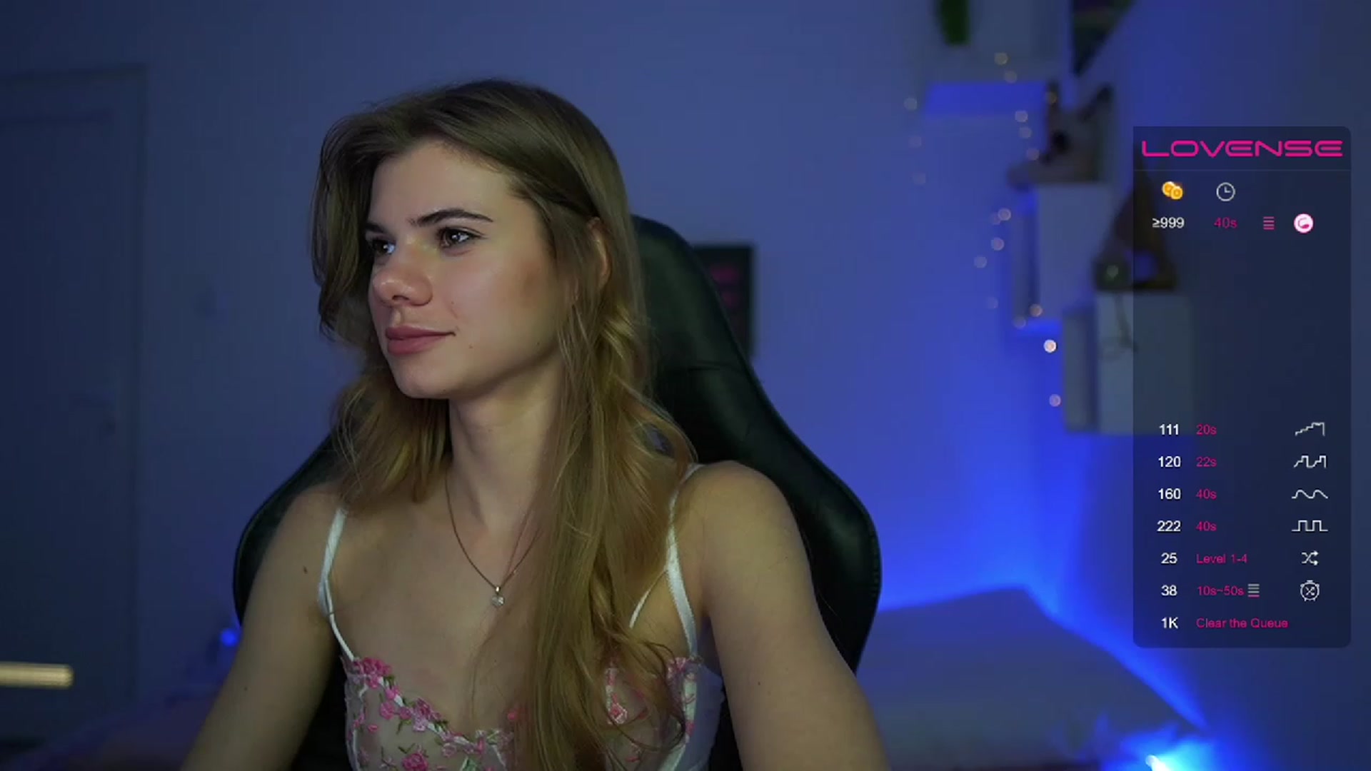 Gallery image thumbnail from RileyReid_18's myfreecams stream on, 03/09/2023, 18:23 image 18 of 20