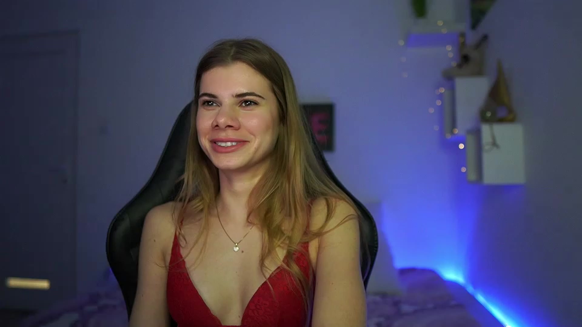 Gallery image thumbnail from RileyReid_18's myfreecams stream on, 03/10/2023, 15:55 image 14 of 20