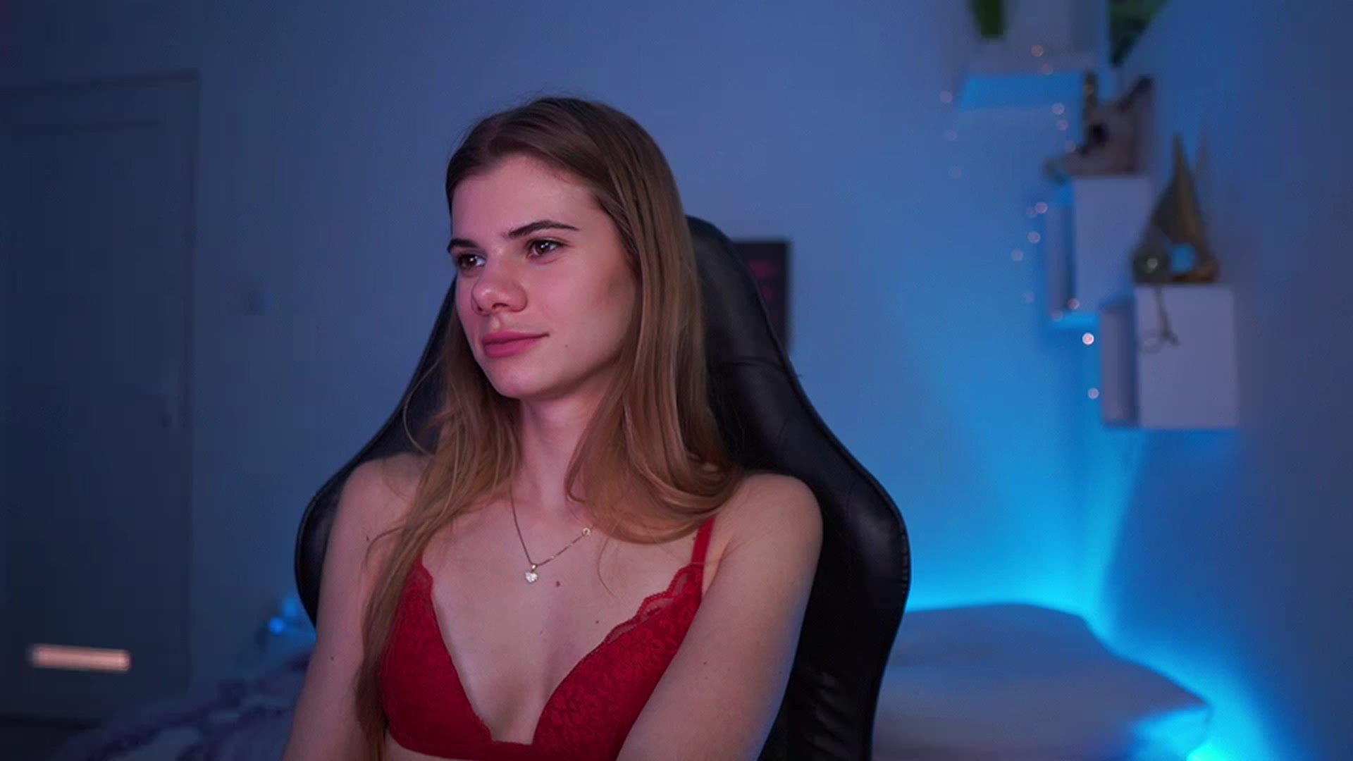 Gallery image thumbnail from RileyReid_18's myfreecams stream on, 03/10/2023, 18:12 image 11 of 20