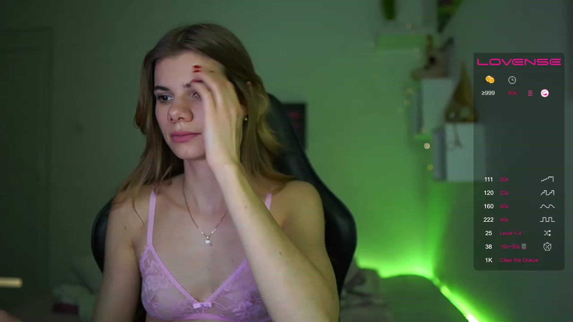 Gallery image thumbnail from RileyReid_18's myfreecams stream on, 03/11/2023, 17:30 image 20 of 20