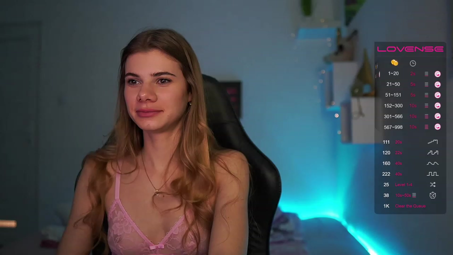 Gallery image thumbnail from RileyReid_18's myfreecams stream on, 03/11/2023, 17:30 image 10 of 20