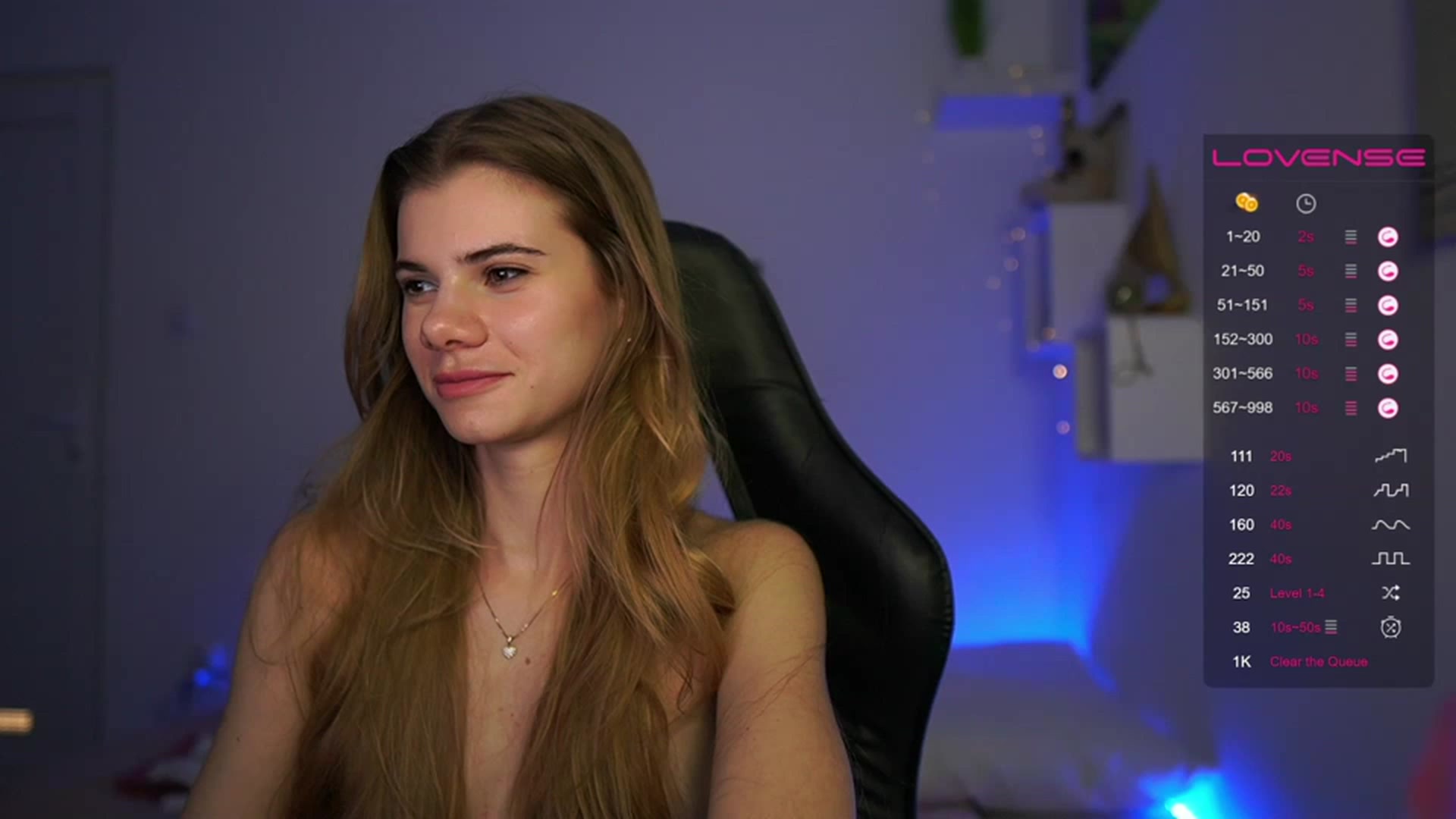 Gallery image thumbnail from RileyReid_18's myfreecams stream on, 03/13/2023, 16:37 image 14 of 20