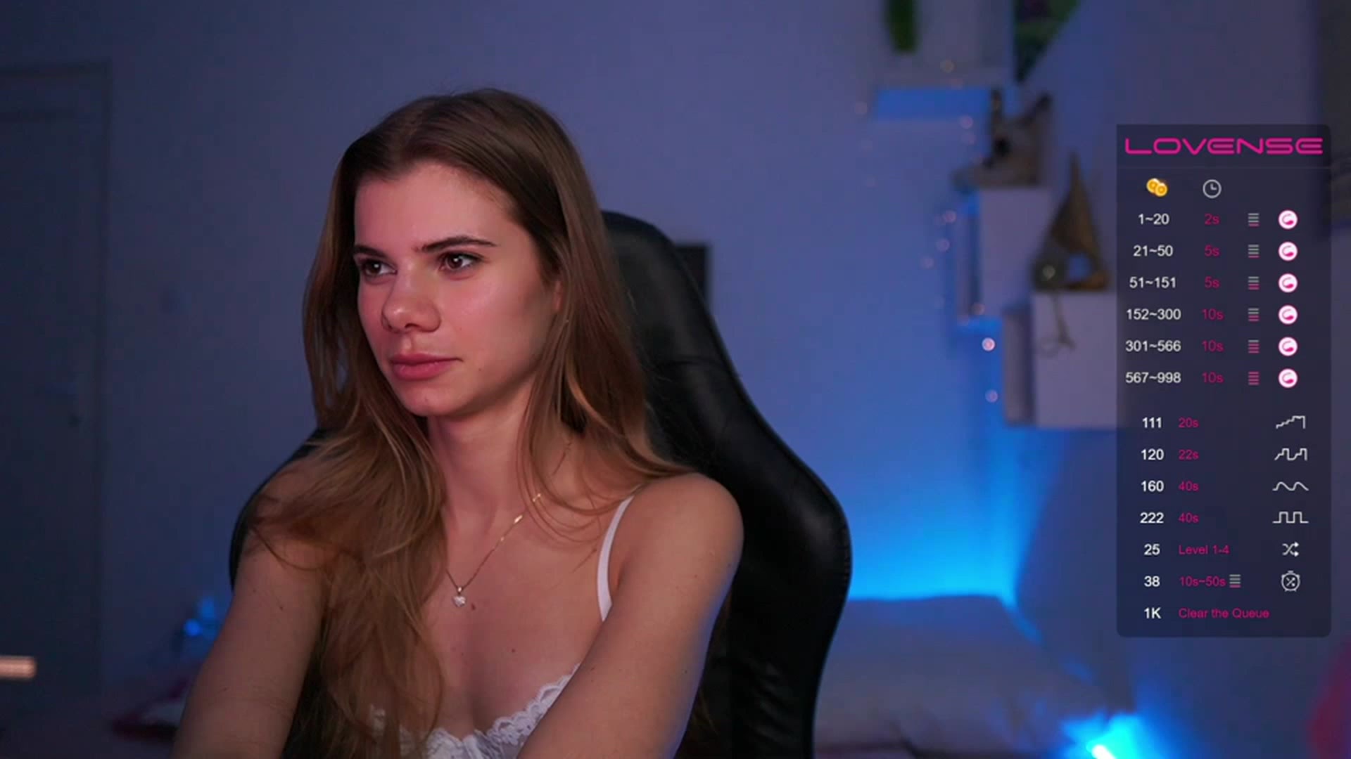 Gallery image thumbnail from RileyReid_18's myfreecams stream on, 03/13/2023, 16:37 image 18 of 20