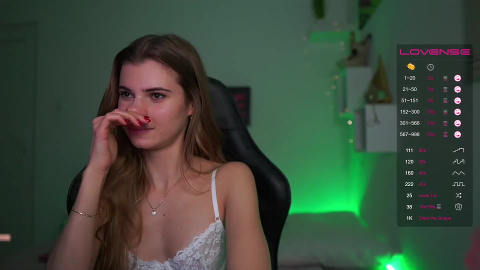 Gallery image thumbnail from RileyReid_18's myfreecams stream on, 03/13/2023, 16:37 image 17 of 20