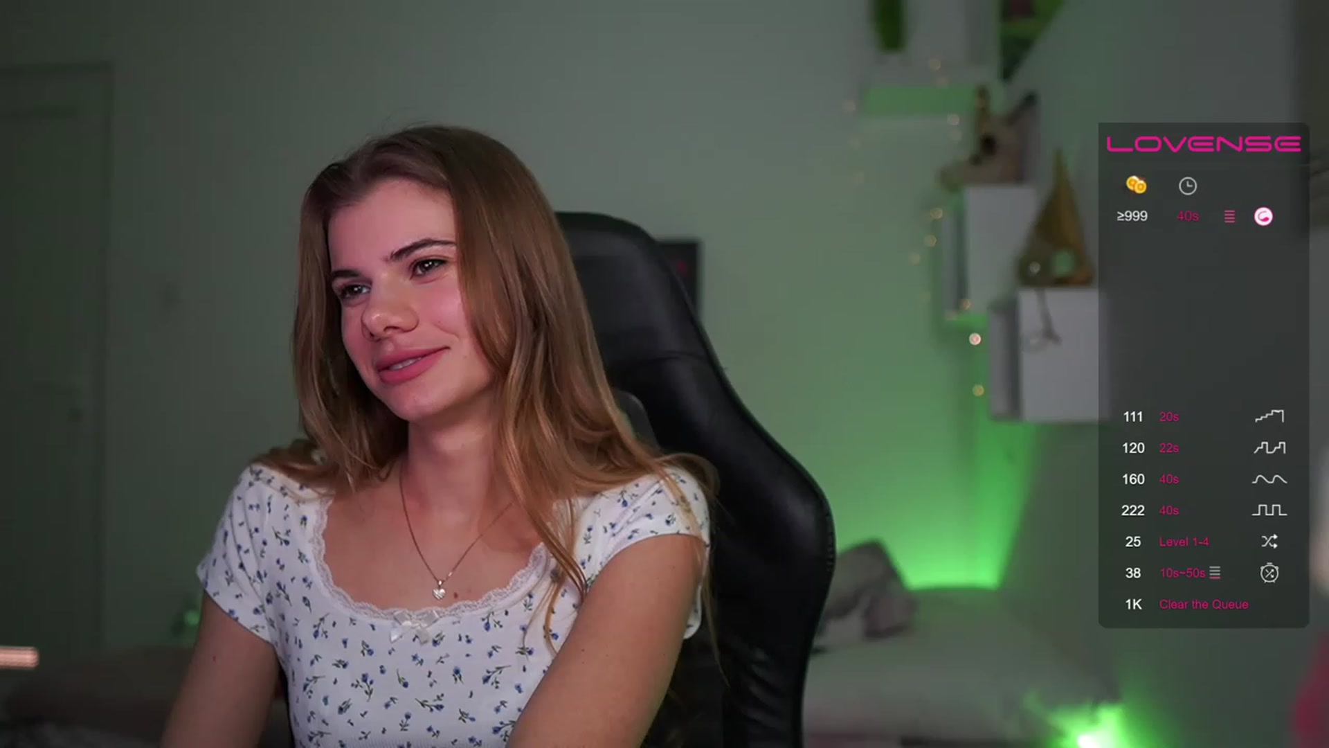 Gallery image thumbnail from RileyReid_18's myfreecams stream on, 03/13/2023, 19:10 image 1 of 20