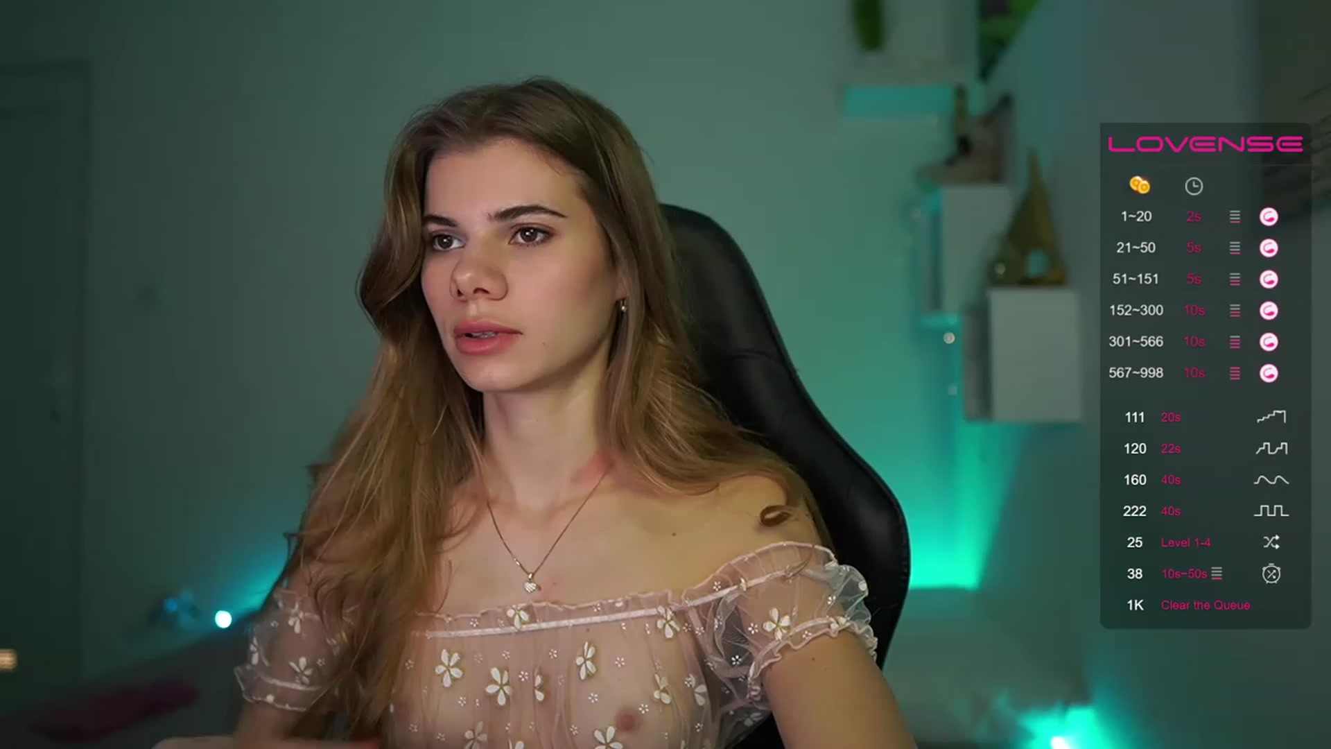Gallery image thumbnail from RileyReid_18's myfreecams stream on, 03/14/2023, 16:34 image 10 of 20