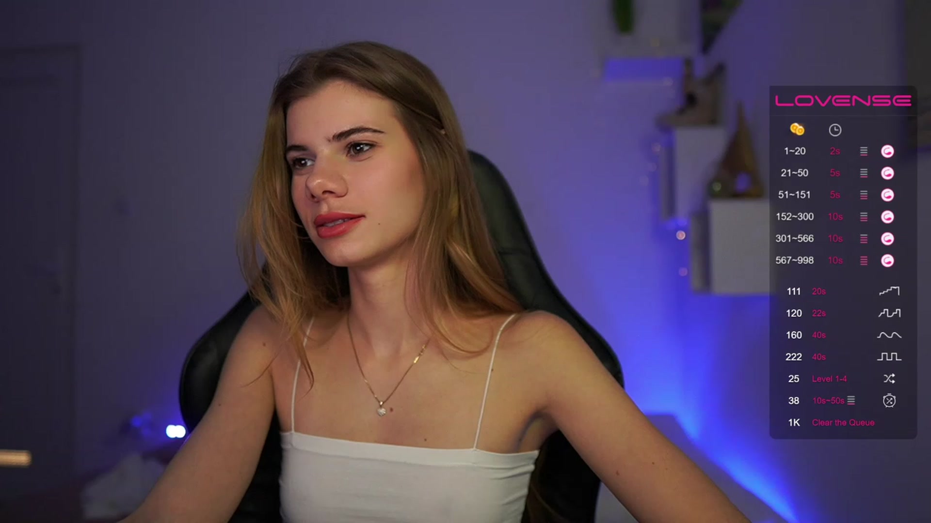 Gallery image thumbnail from RileyReid_18's myfreecams stream on, 03/15/2023, 19:58 image 10 of 20