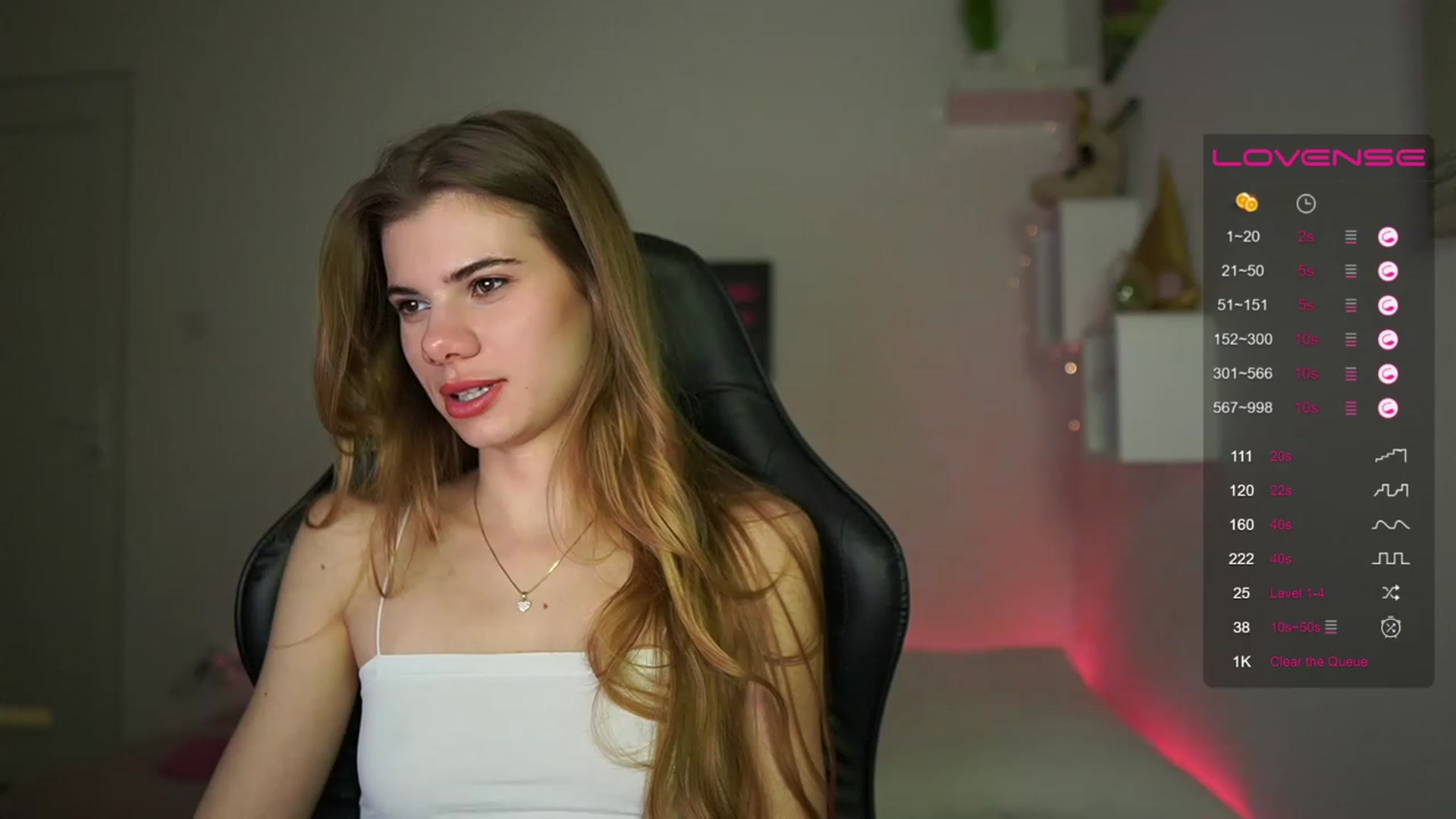 Gallery image thumbnail from RileyReid_18's myfreecams stream on, 03/15/2023, 21:10 image 4 of 20