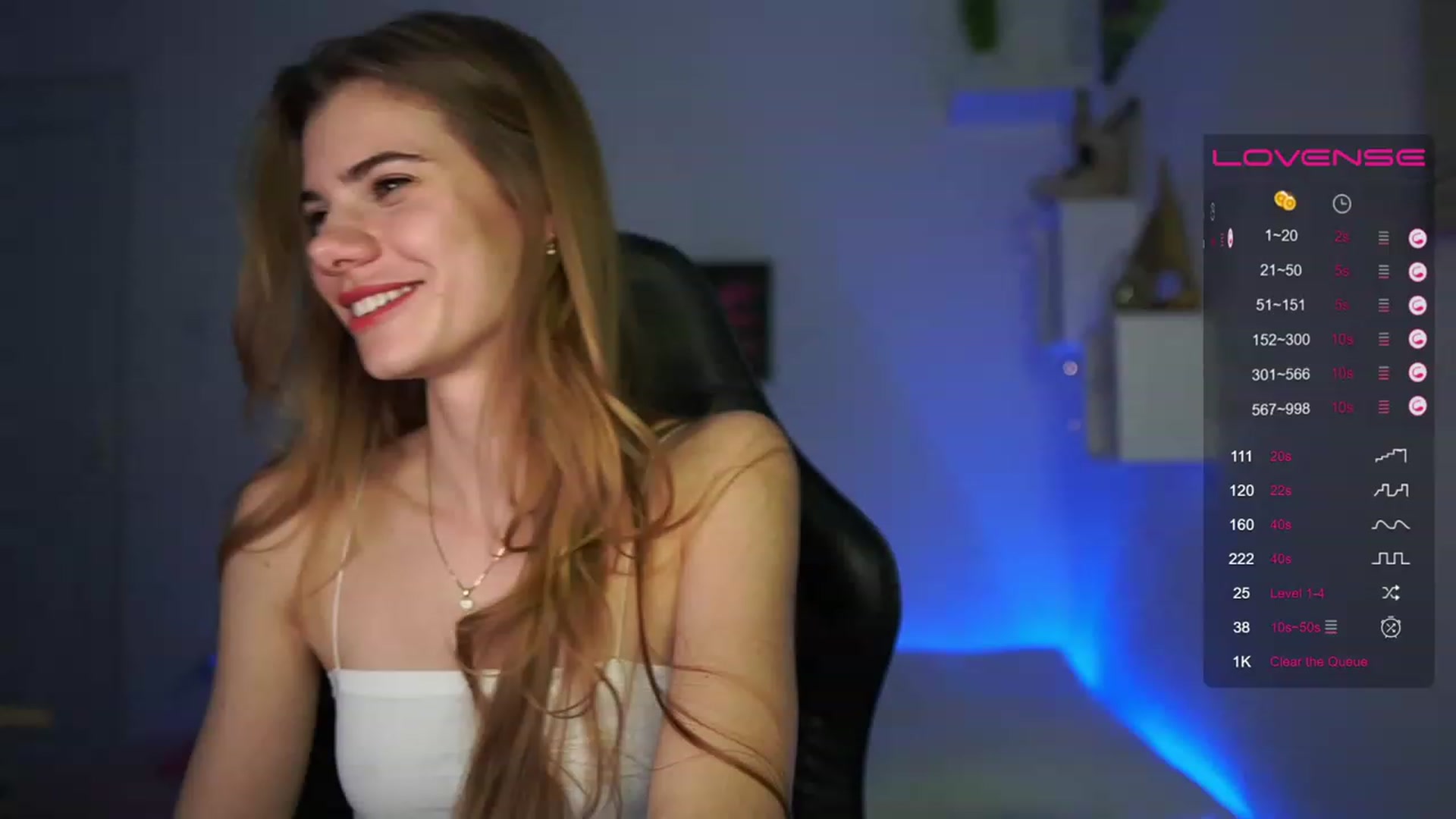 Gallery image thumbnail from RileyReid_18's myfreecams stream on, 03/15/2023, 21:10 image 6 of 20