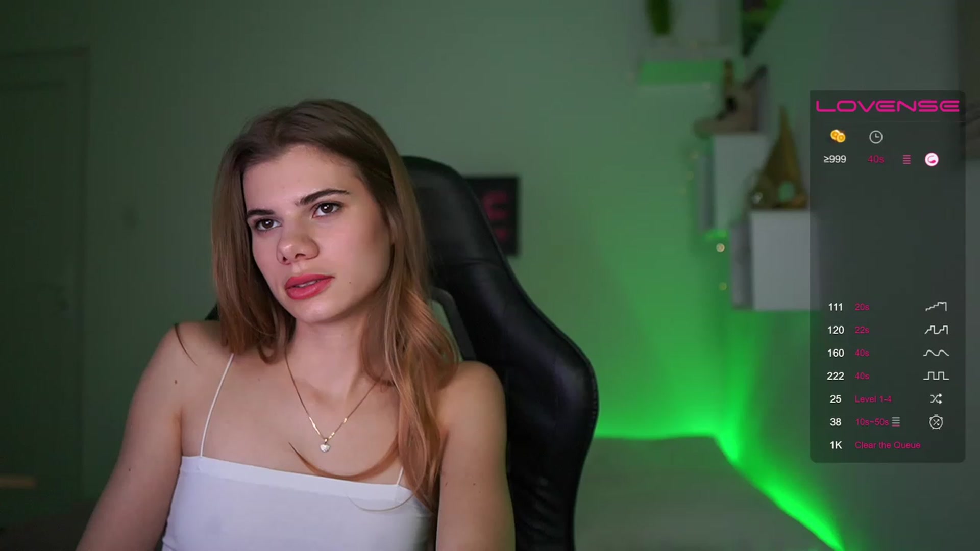 Gallery image thumbnail from RileyReid_18's myfreecams stream on, 03/15/2023, 21:10 image 12 of 20