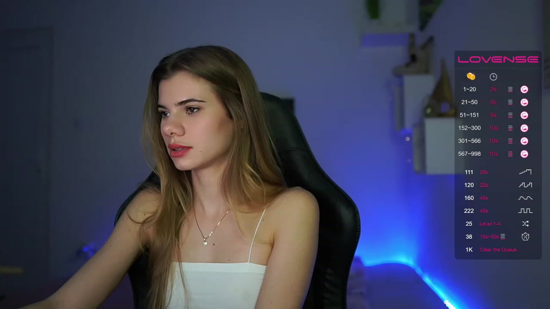 Gallery image thumbnail from RileyReid_18's myfreecams stream on, 03/15/2023, 23:42 image 7 of 20