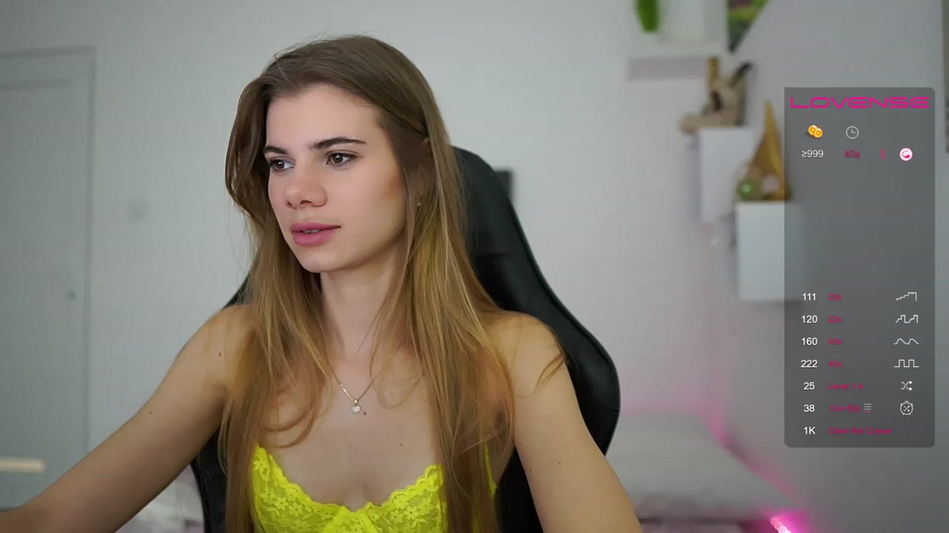 Gallery image thumbnail from RileyReid_18's myfreecams stream on, 03/16/2023, 15:25 image 4 of 20