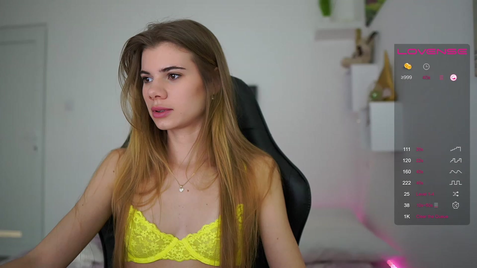Gallery image thumbnail from RileyReid_18's myfreecams stream on, 03/16/2023, 15:25 image 2 of 20