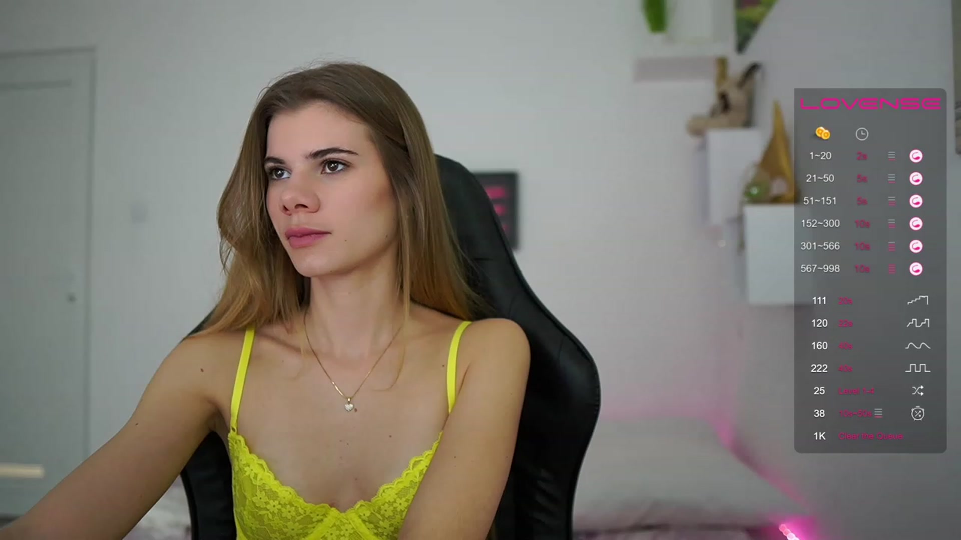 Gallery image thumbnail from RileyReid_18's myfreecams stream on, 03/16/2023, 15:25 image 11 of 20