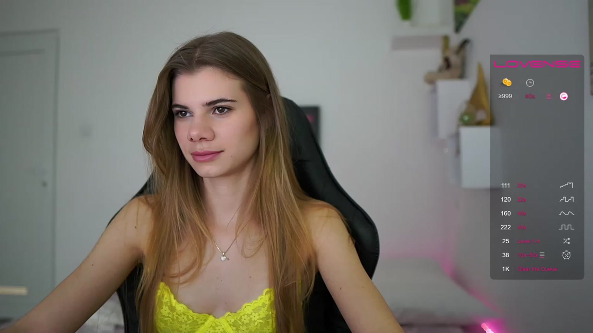 Gallery image thumbnail from RileyReid_18's myfreecams stream on, 03/16/2023, 15:25 image 6 of 20