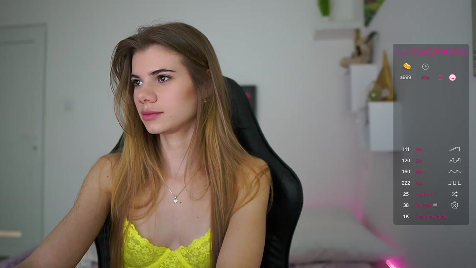 Gallery image thumbnail from RileyReid_18's myfreecams stream on, 03/16/2023, 15:25 image 3 of 20
