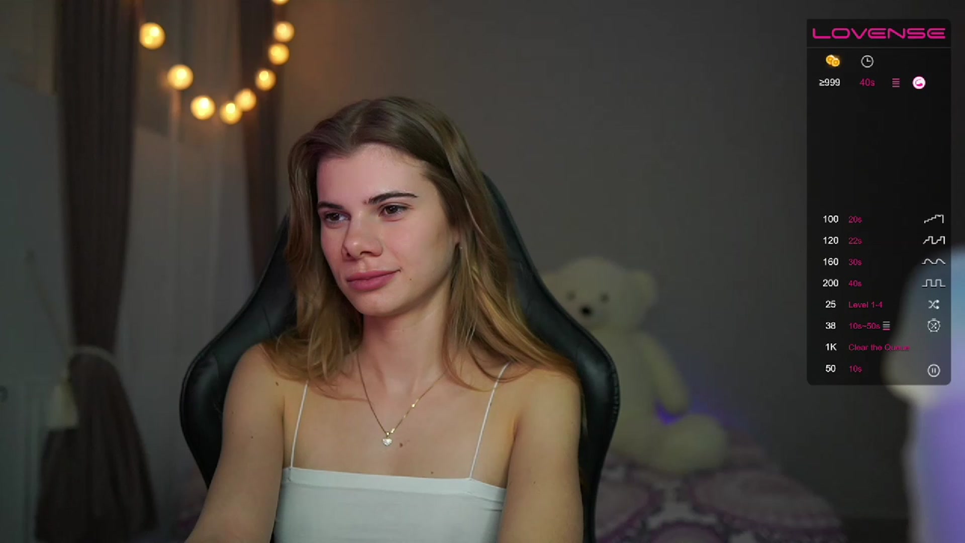 Gallery image thumbnail from RileyReid_18's myfreecams stream on, 03/22/2023, 20:37 image 18 of 20