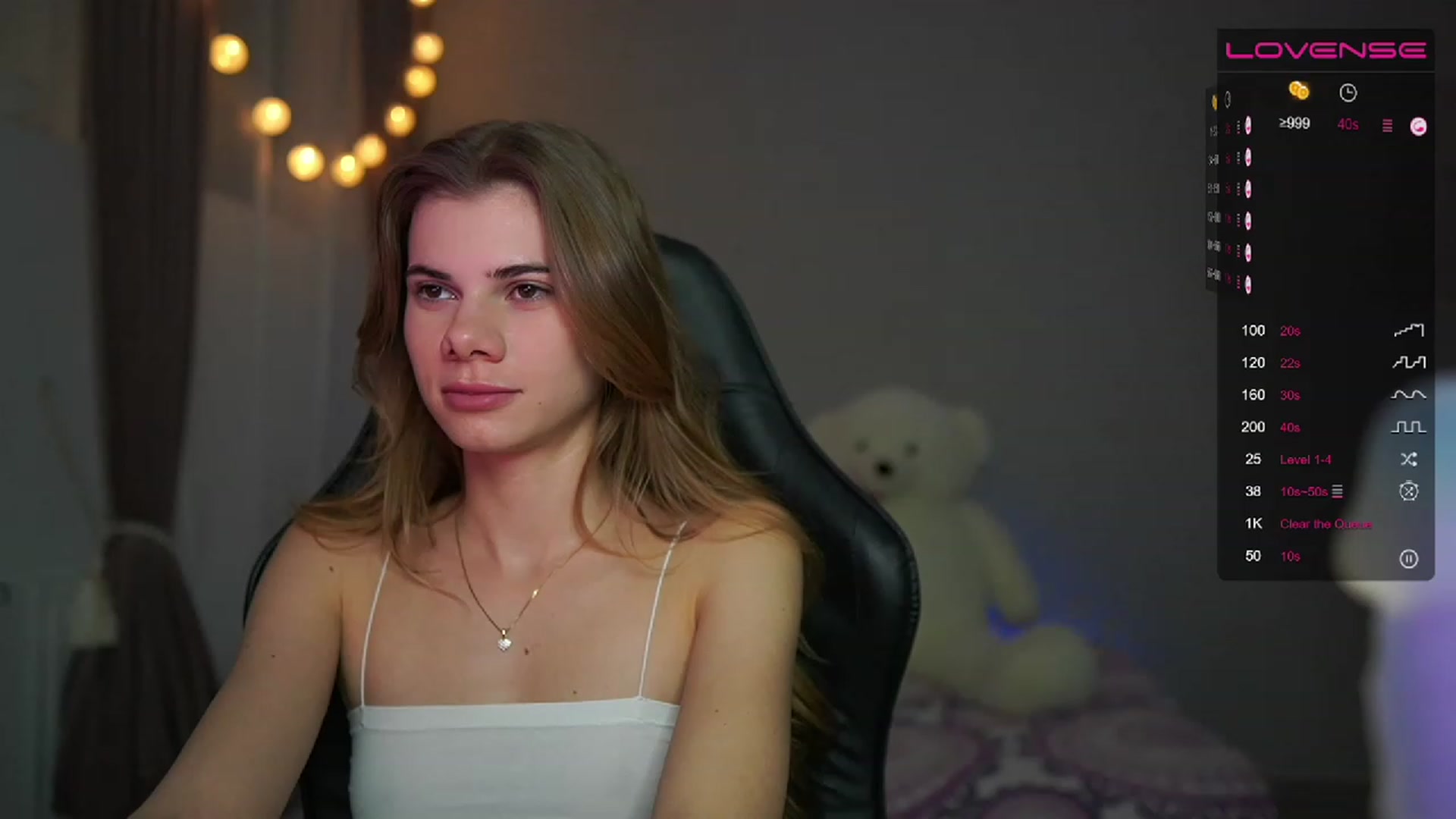 Gallery image thumbnail from RileyReid_18's myfreecams stream on, 03/22/2023, 20:37 image 10 of 20