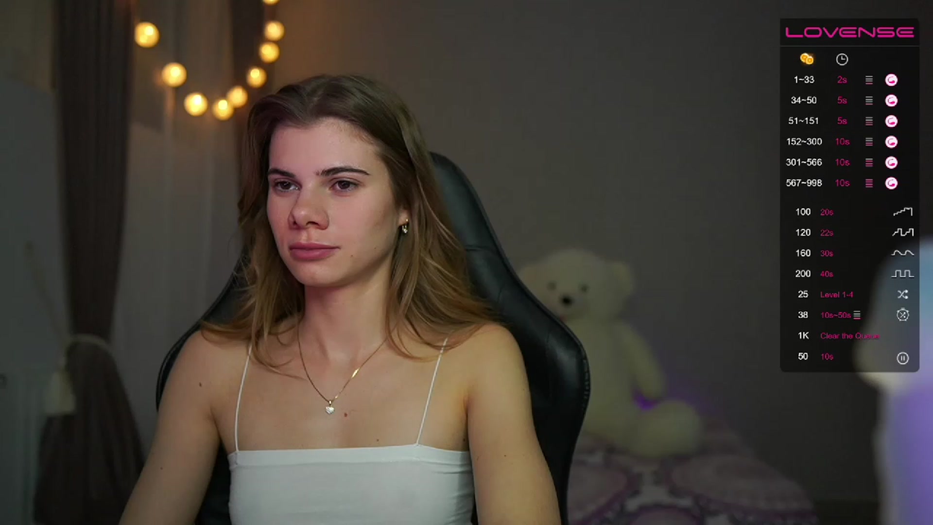 Gallery image thumbnail from RileyReid_18's myfreecams stream on, 03/22/2023, 20:37 image 8 of 20