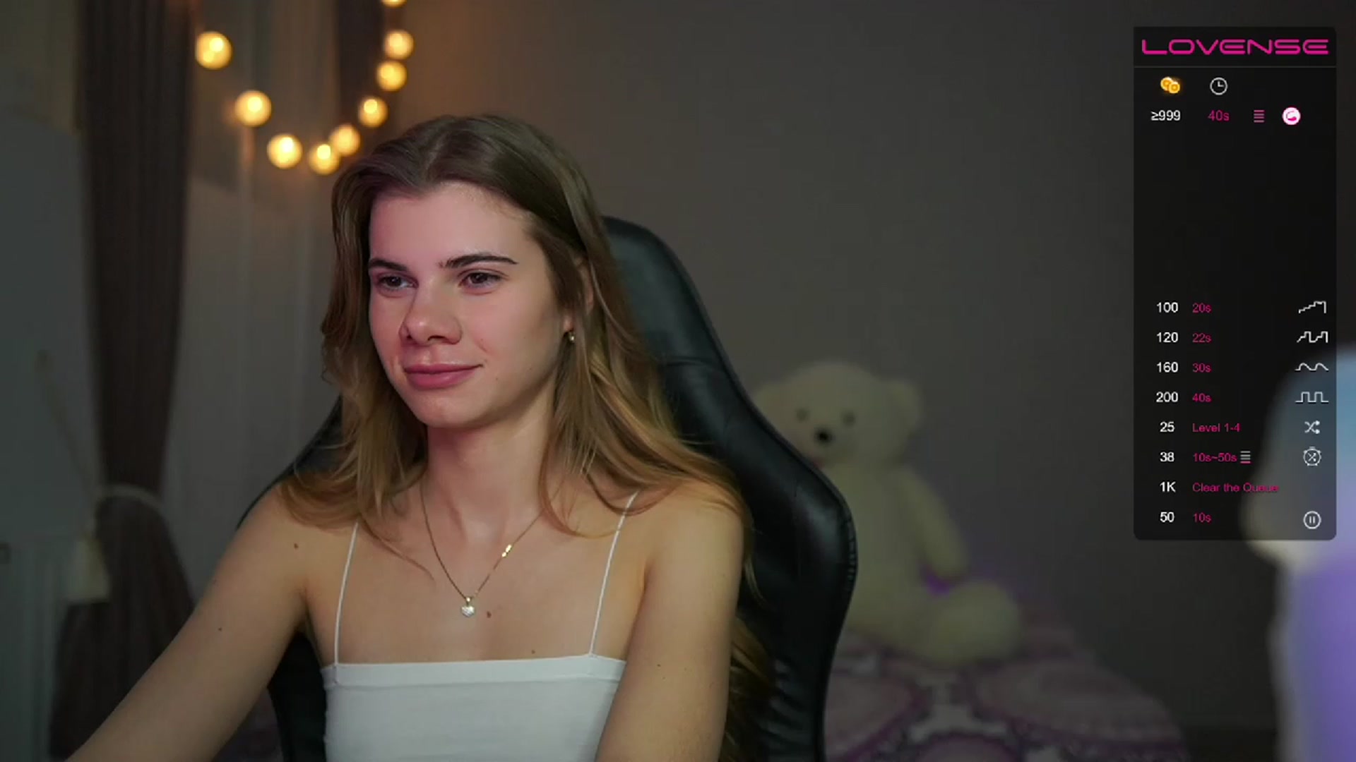 Gallery image thumbnail from RileyReid_18's myfreecams stream on, 03/22/2023, 20:37 image 15 of 20