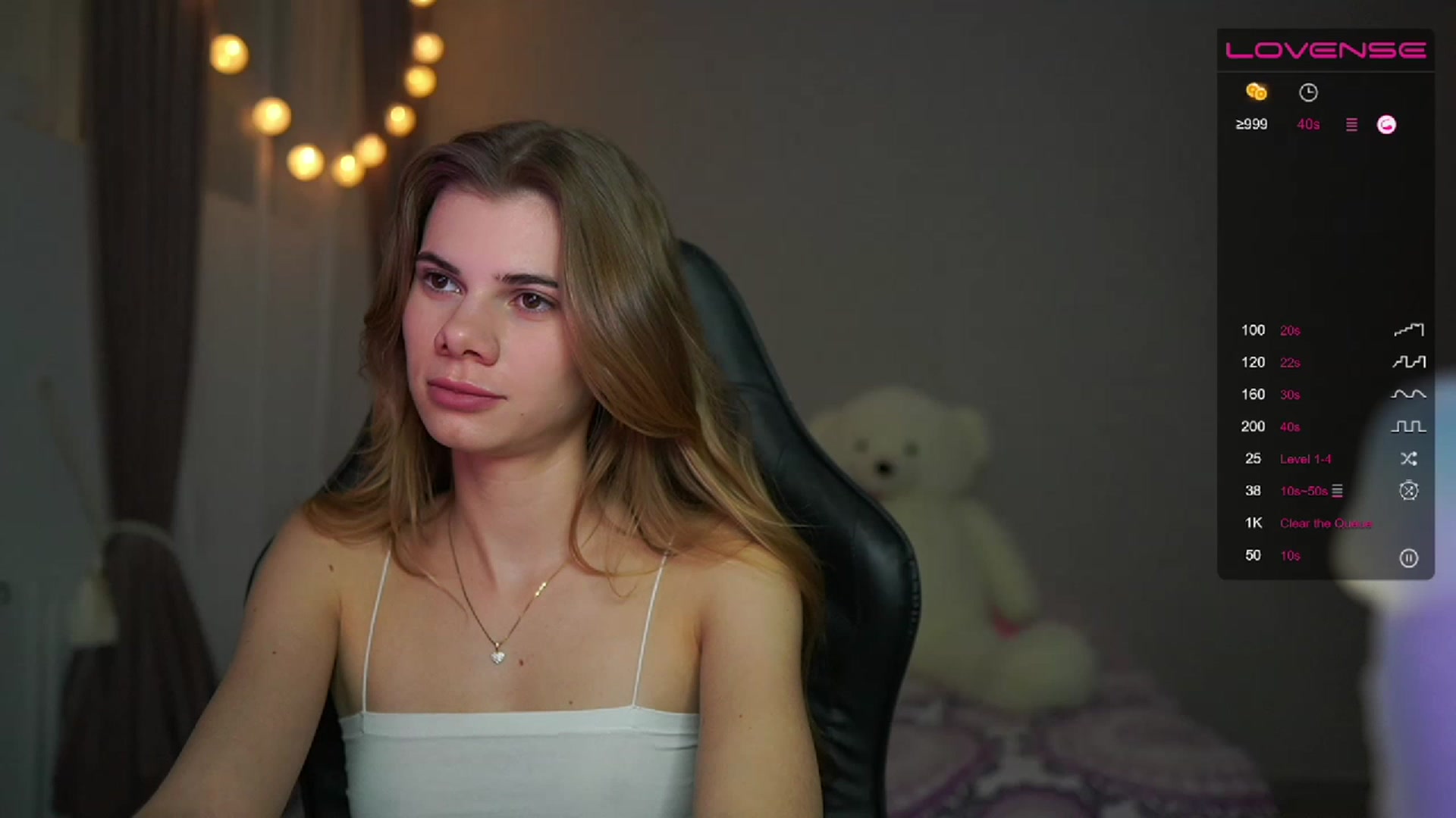 Gallery image thumbnail from RileyReid_18's myfreecams stream on, 03/22/2023, 20:37 image 12 of 20