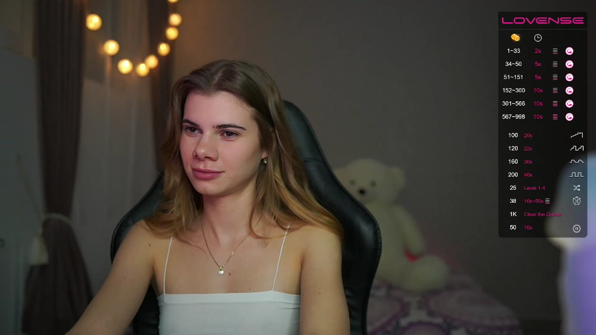 Gallery image thumbnail from RileyReid_18's myfreecams stream on, 03/22/2023, 20:37 image 19 of 20