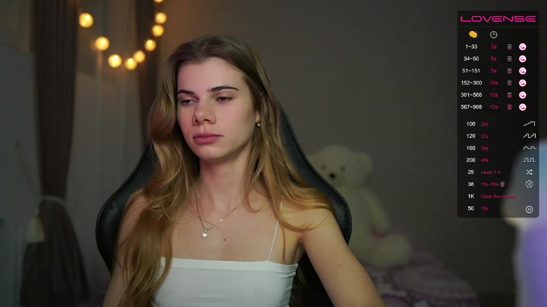 Gallery image thumbnail from RileyReid_18's myfreecams stream on, 03/22/2023, 20:37 image 2 of 20