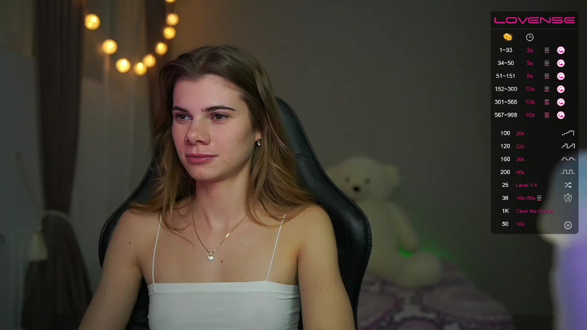 Gallery image thumbnail from RileyReid_18's myfreecams stream on, 03/22/2023, 20:37 image 6 of 20
