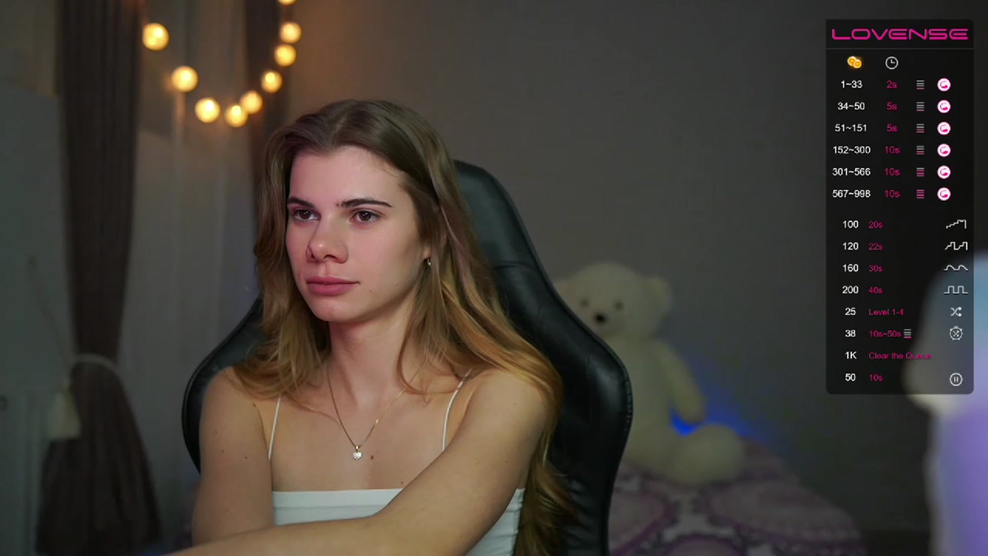 Gallery image thumbnail from RileyReid_18's myfreecams stream on, 03/22/2023, 20:37 image 20 of 20