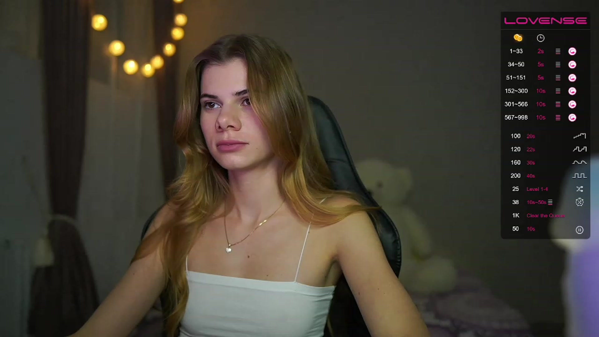 Gallery image thumbnail from RileyReid_18's myfreecams stream on, 03/22/2023, 21:25 image 10 of 20