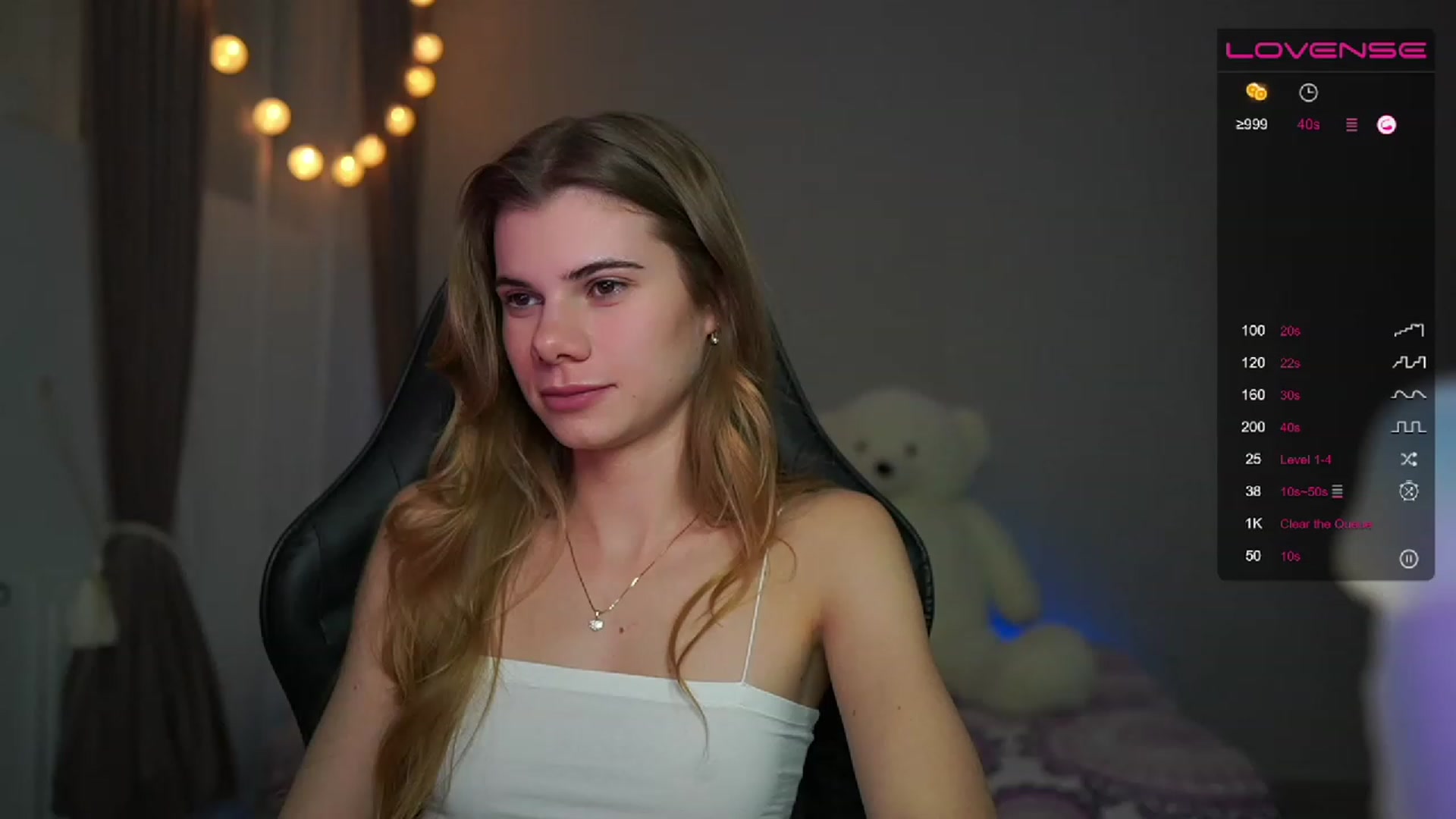 Gallery image thumbnail from RileyReid_18's myfreecams stream on, 03/22/2023, 21:25 image 6 of 20