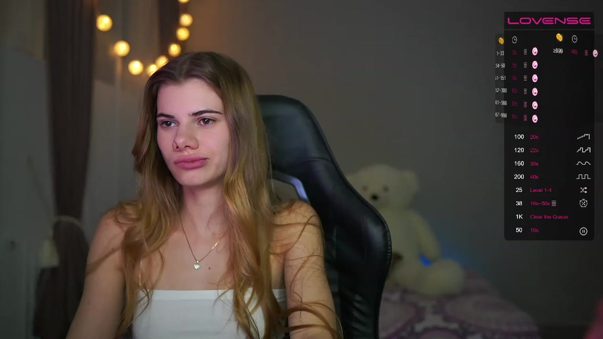Gallery image thumbnail from RileyReid_18's myfreecams stream on, 03/22/2023, 21:25 image 20 of 20
