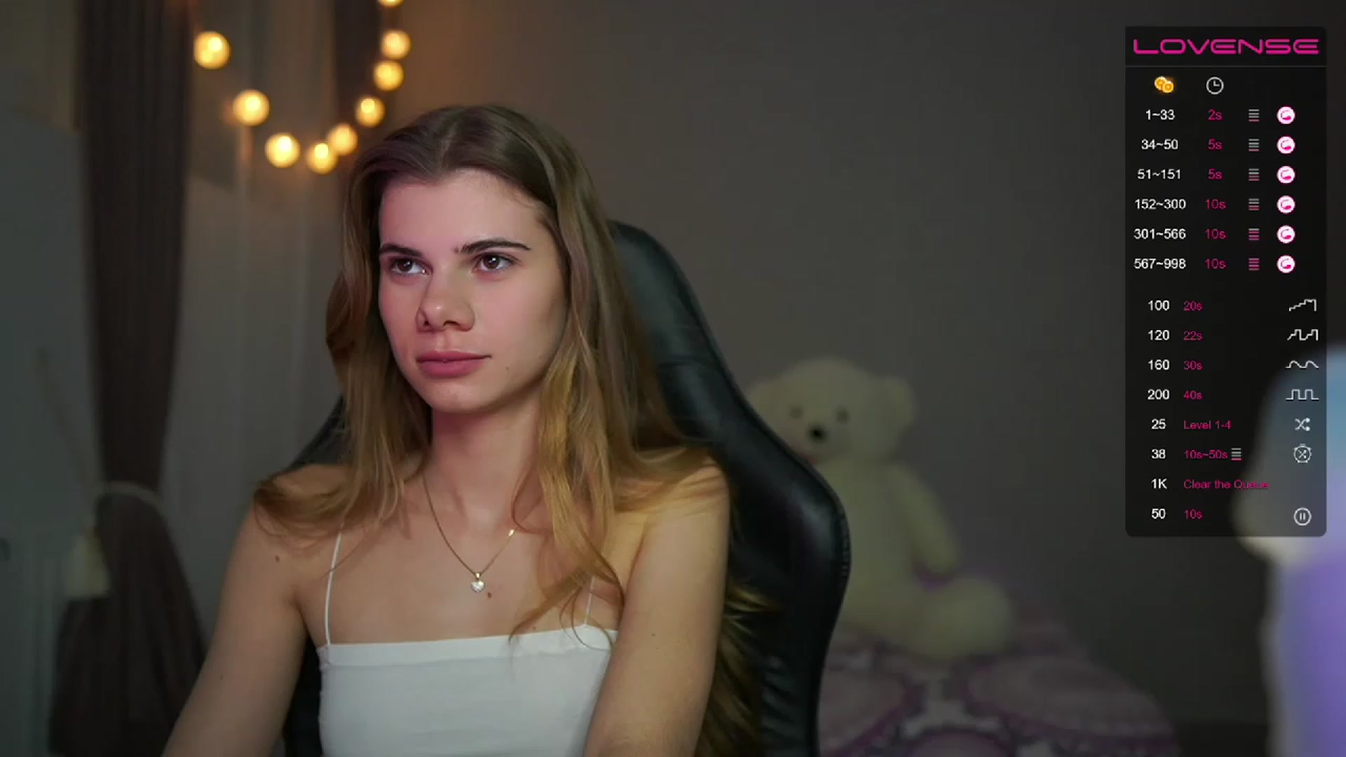 Gallery image thumbnail from RileyReid_18's myfreecams stream on, 03/22/2023, 21:25 image 1 of 20