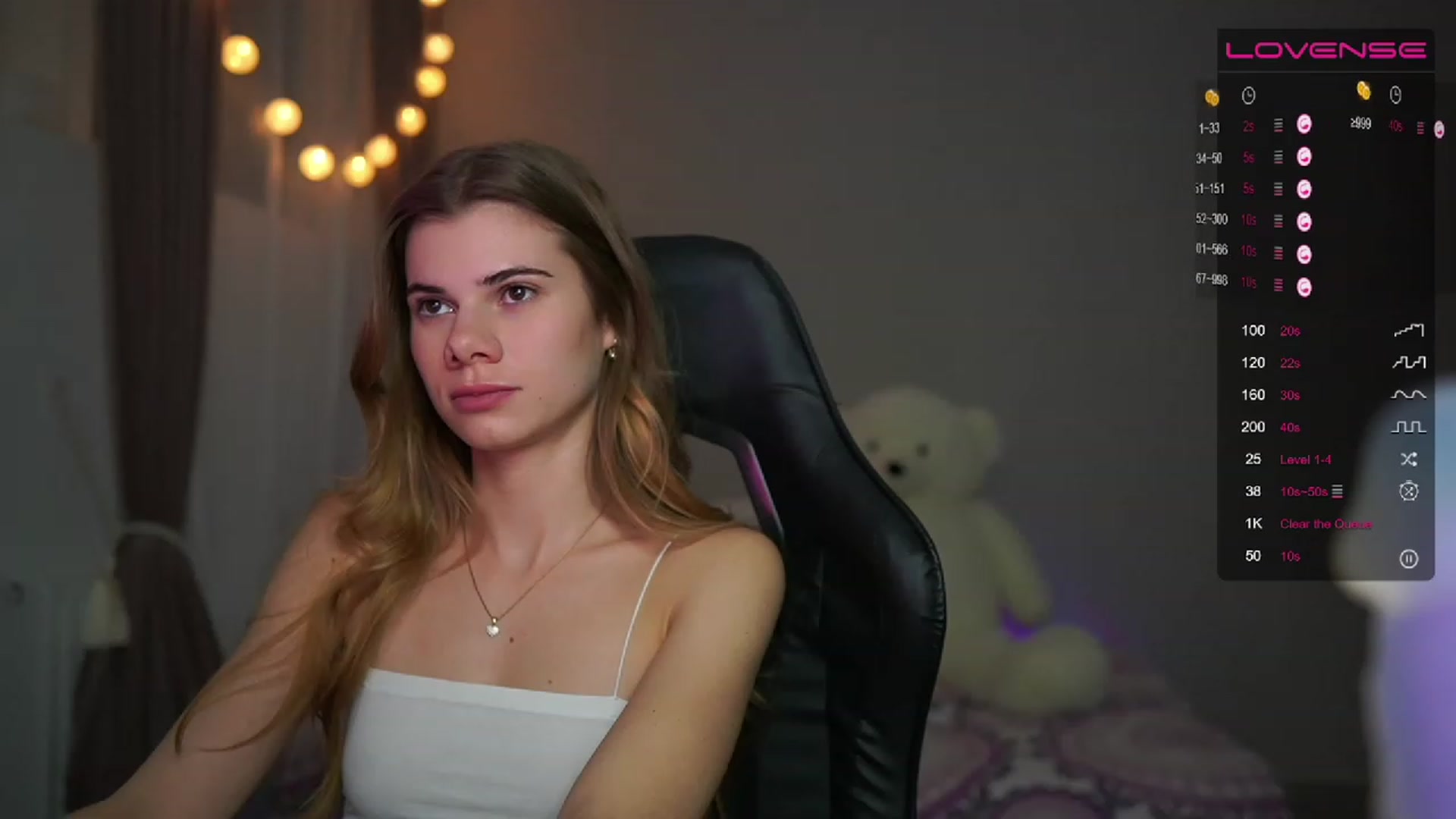 Gallery image thumbnail from RileyReid_18's myfreecams stream on, 03/22/2023, 21:25 image 11 of 20