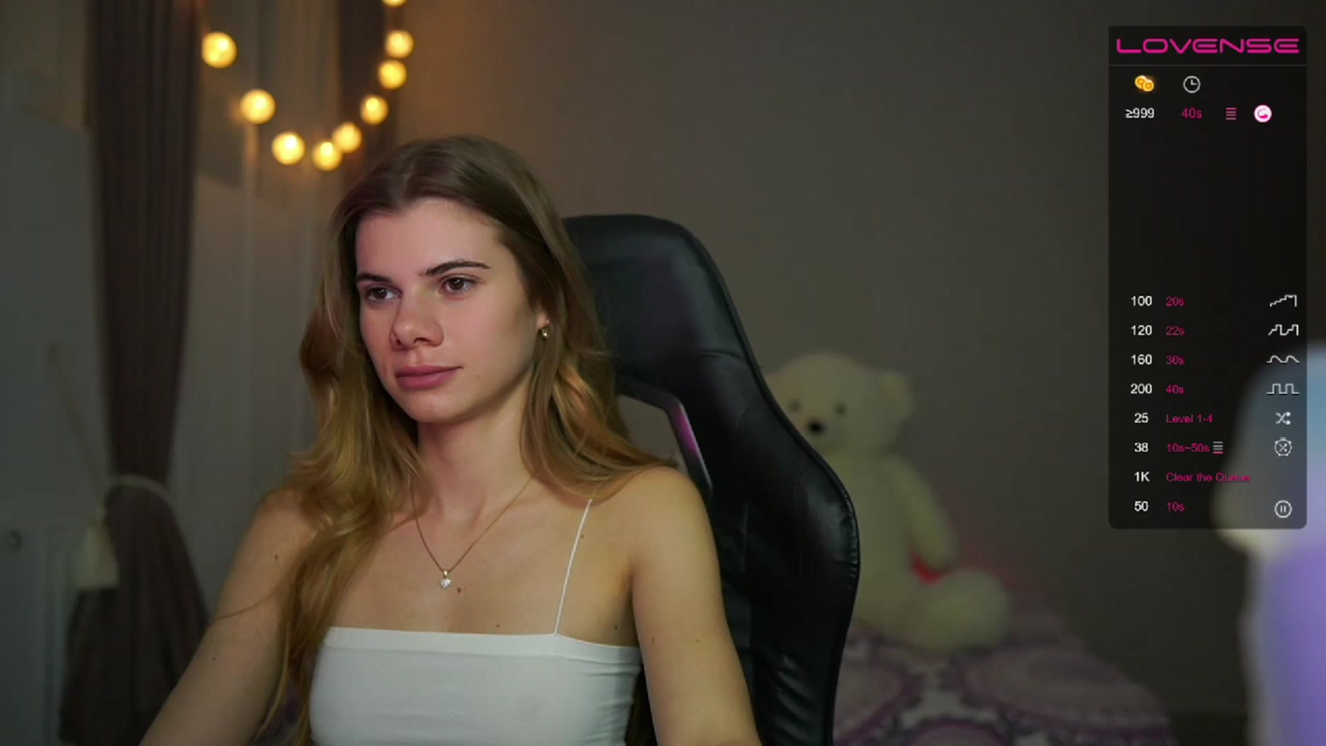Gallery image thumbnail from RileyReid_18's myfreecams stream on, 03/22/2023, 21:25 image 12 of 20