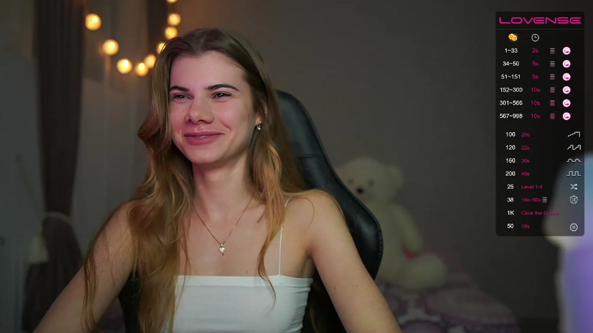 Gallery image thumbnail from RileyReid_18's myfreecams stream on, 03/22/2023, 21:25 image 5 of 20