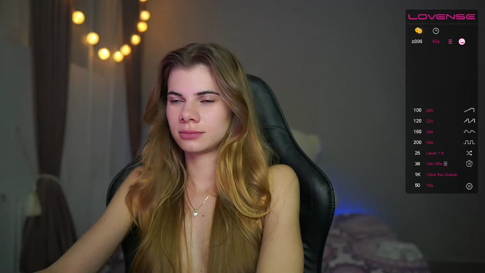 Gallery image thumbnail from RileyReid_18's myfreecams stream on, 03/22/2023, 23:33 image 8 of 20