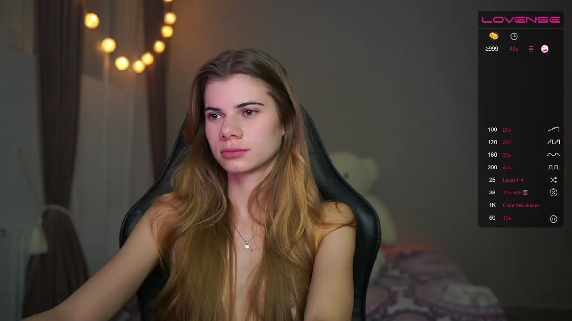 Gallery image thumbnail from RileyReid_18's myfreecams stream on, 03/22/2023, 23:33 image 10 of 20