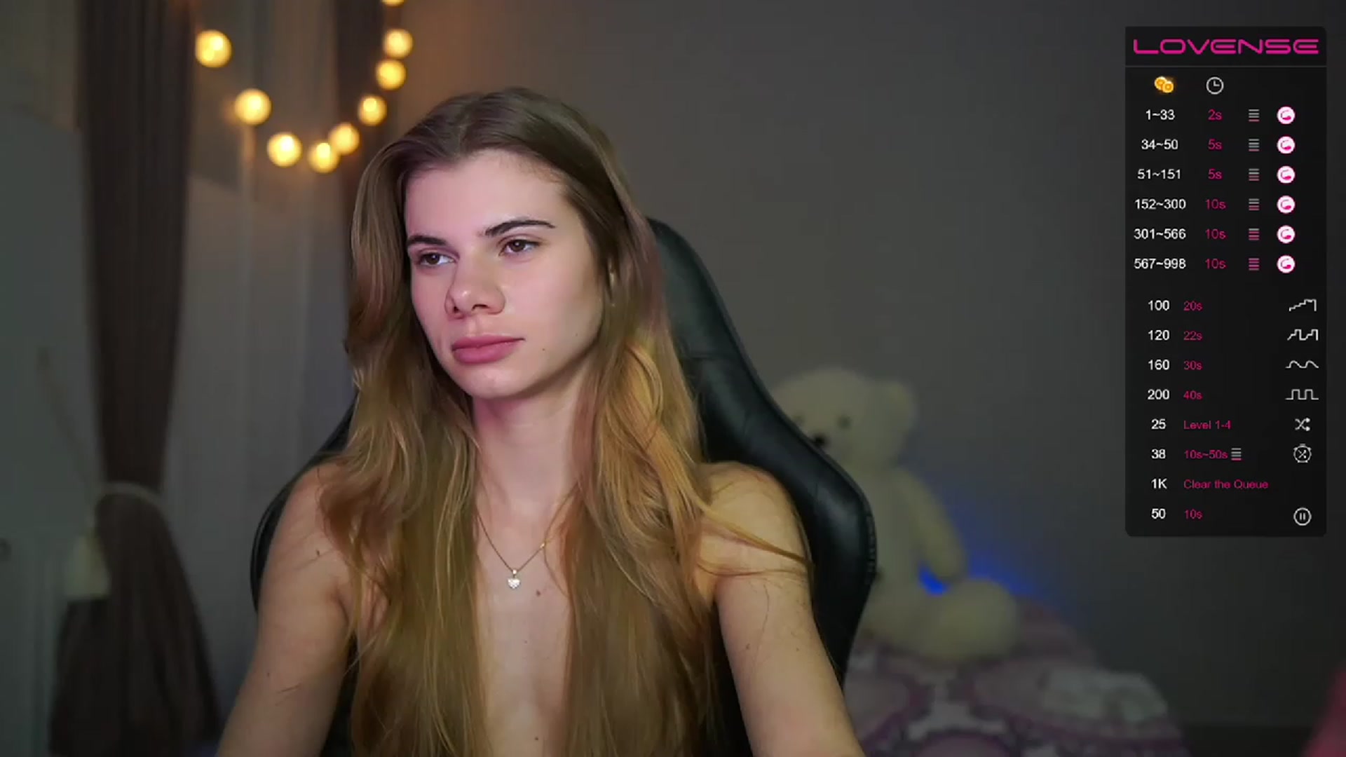 Gallery image thumbnail from RileyReid_18's myfreecams stream on, 03/22/2023, 23:33 image 1 of 20