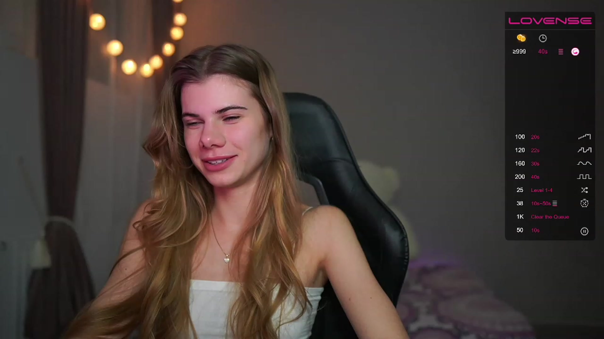 Gallery image thumbnail from RileyReid_18's myfreecams stream on, 03/22/2023, 23:33 image 19 of 20